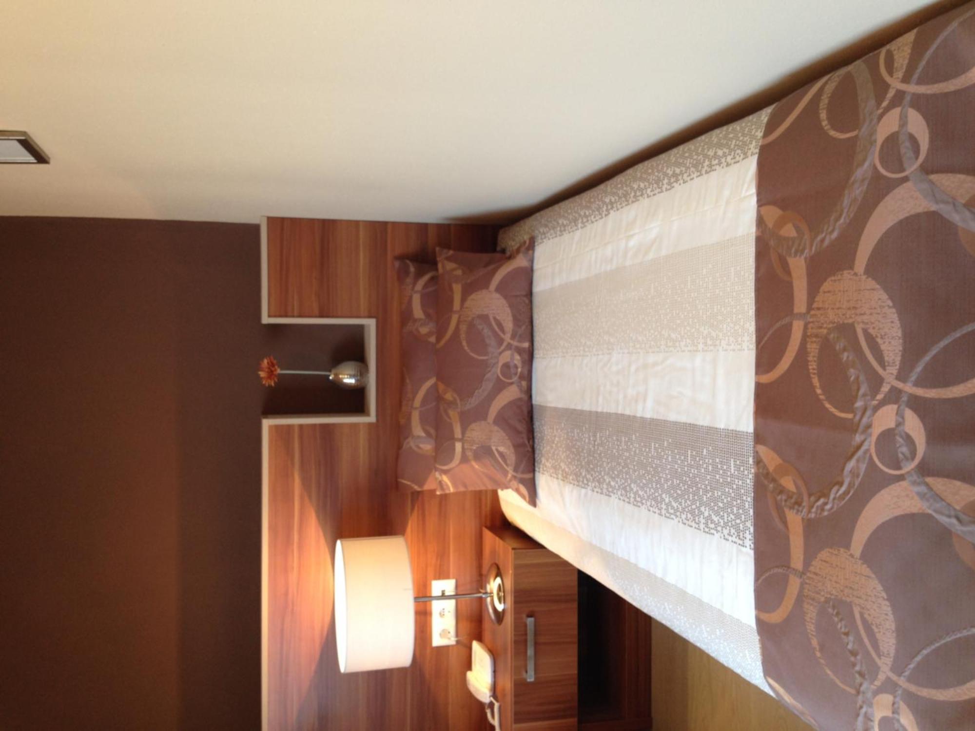 Alfa Hotel Győr Habitación foto
